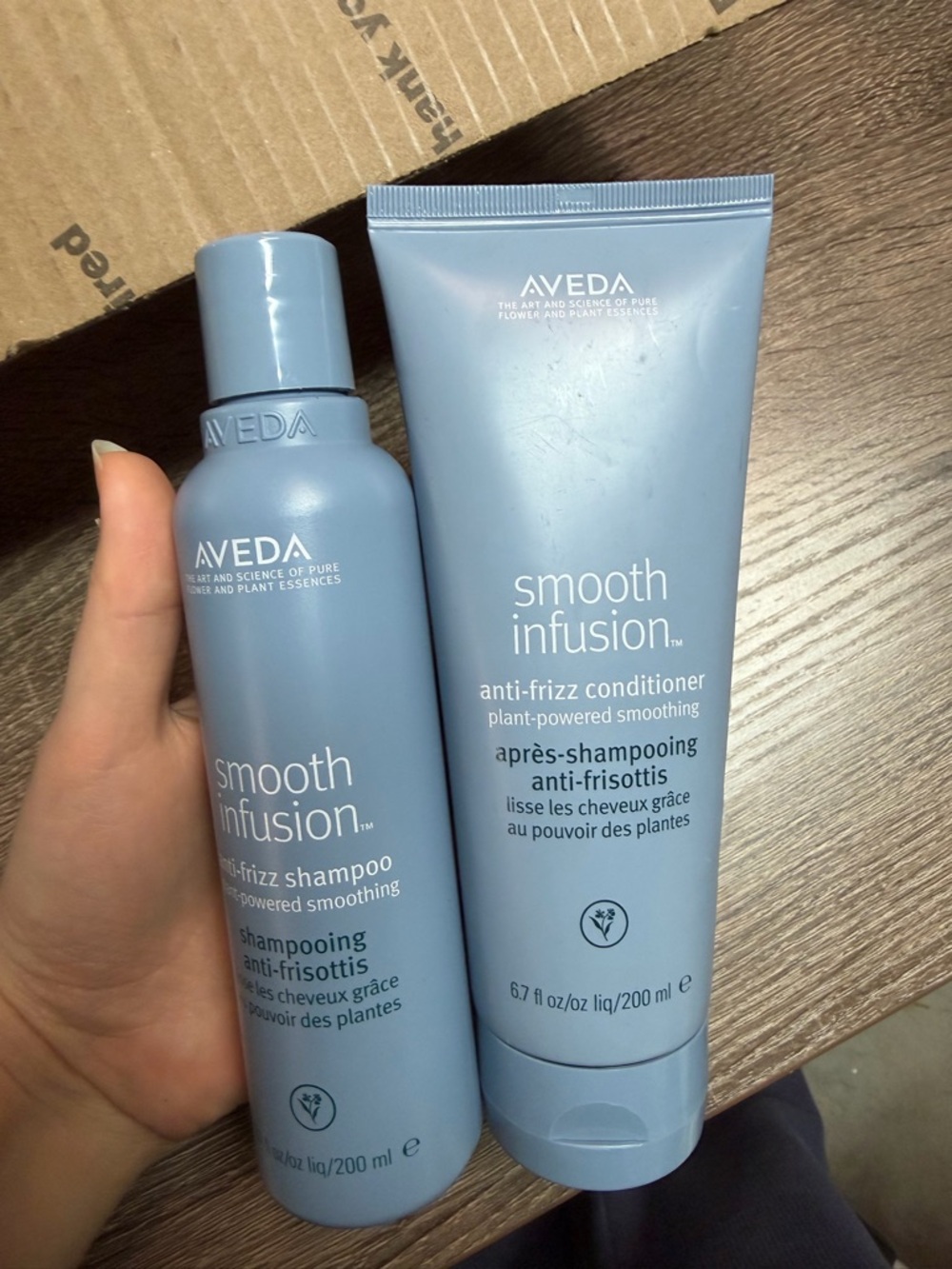 AVEDA Smooth Infusion Anti-Frizz Shampoo & Conditioner - Light Blue